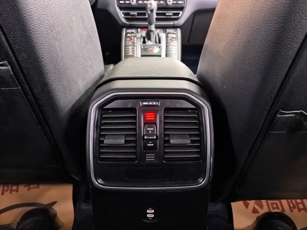 Porsche Macan — миниатюра 13