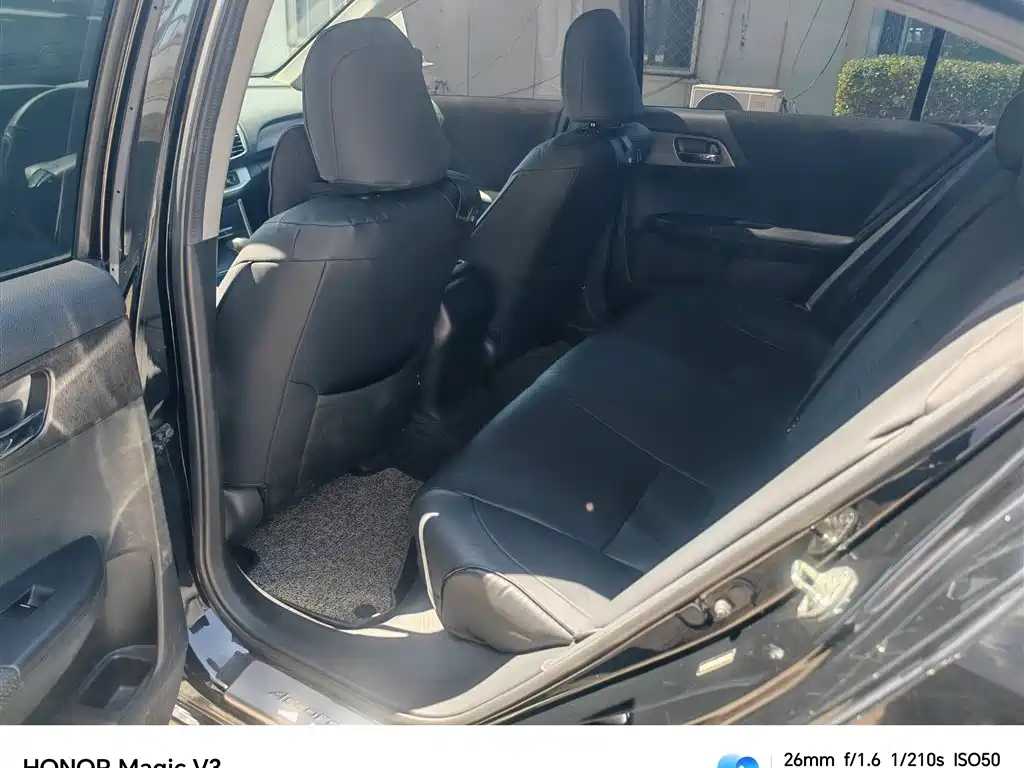 Honda Accord — миниатюра 11