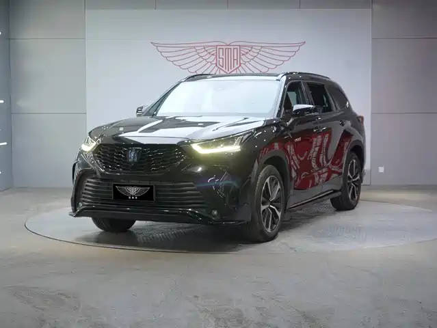 TOYOTA CROWN LUFANG 2021