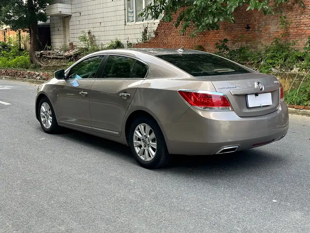 Buick LaCrosse 2011 2.4L SIDI