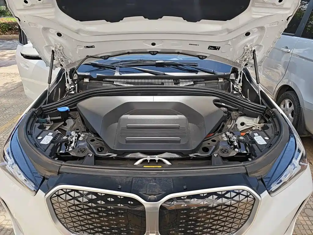 BMW iX1 — миниатюра 11