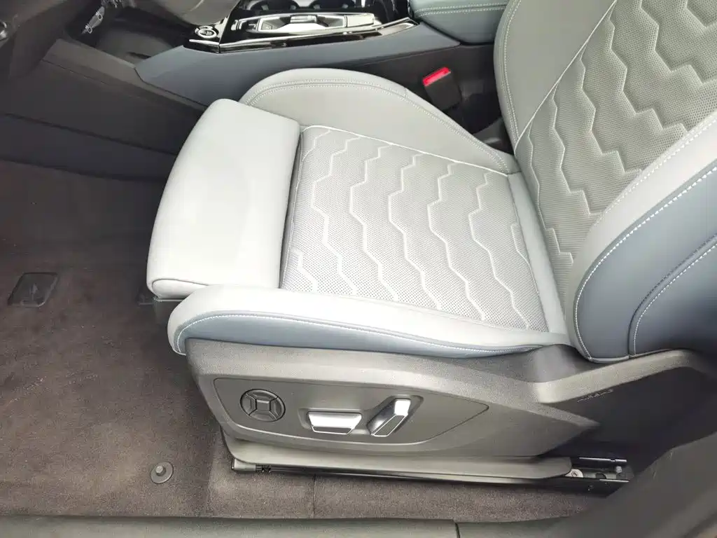Audi Q6L e-tron — миниатюра 20