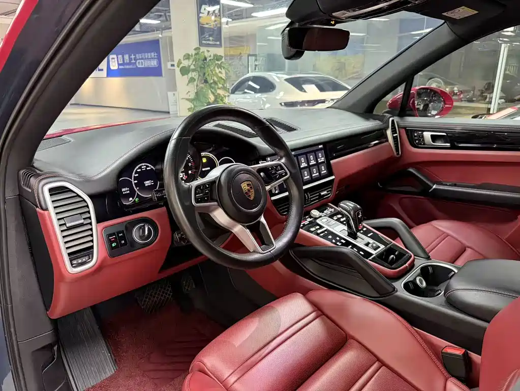 Porsche Cayenne — миниатюра 4