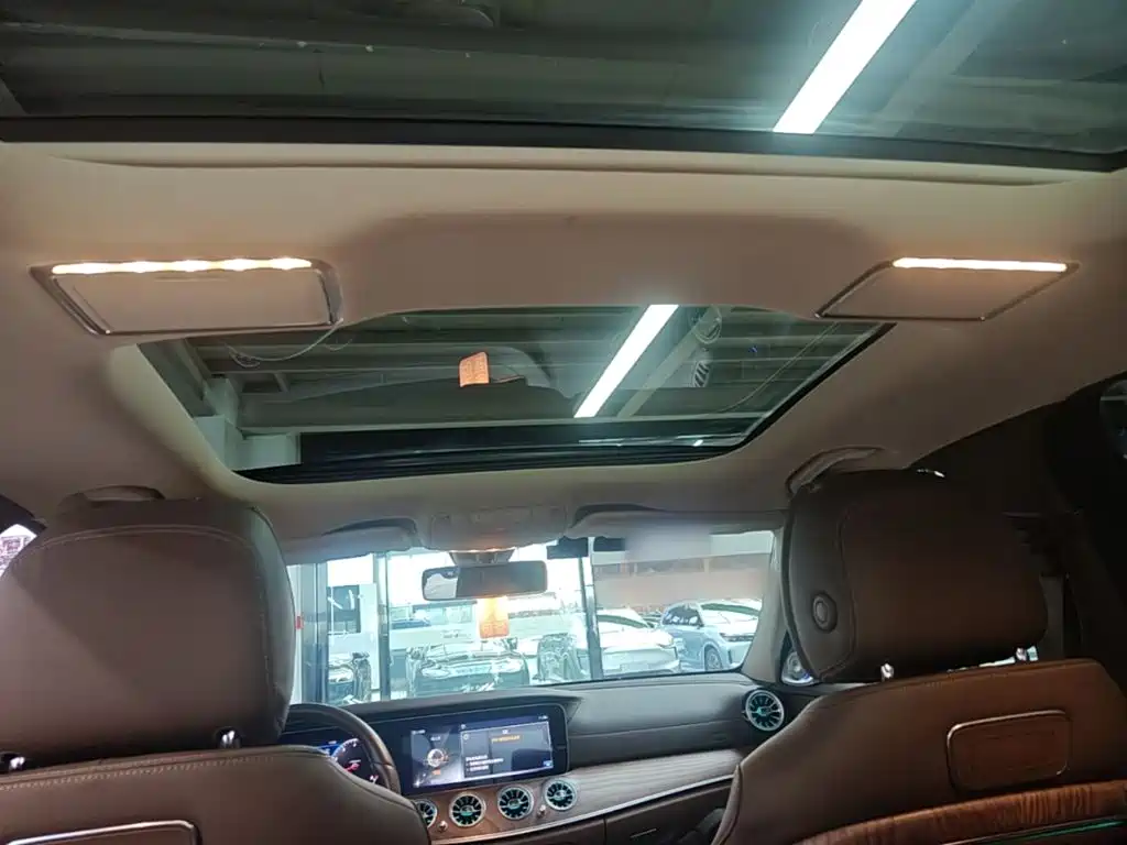 Mercedes-Benz E-Class — миниатюра 18