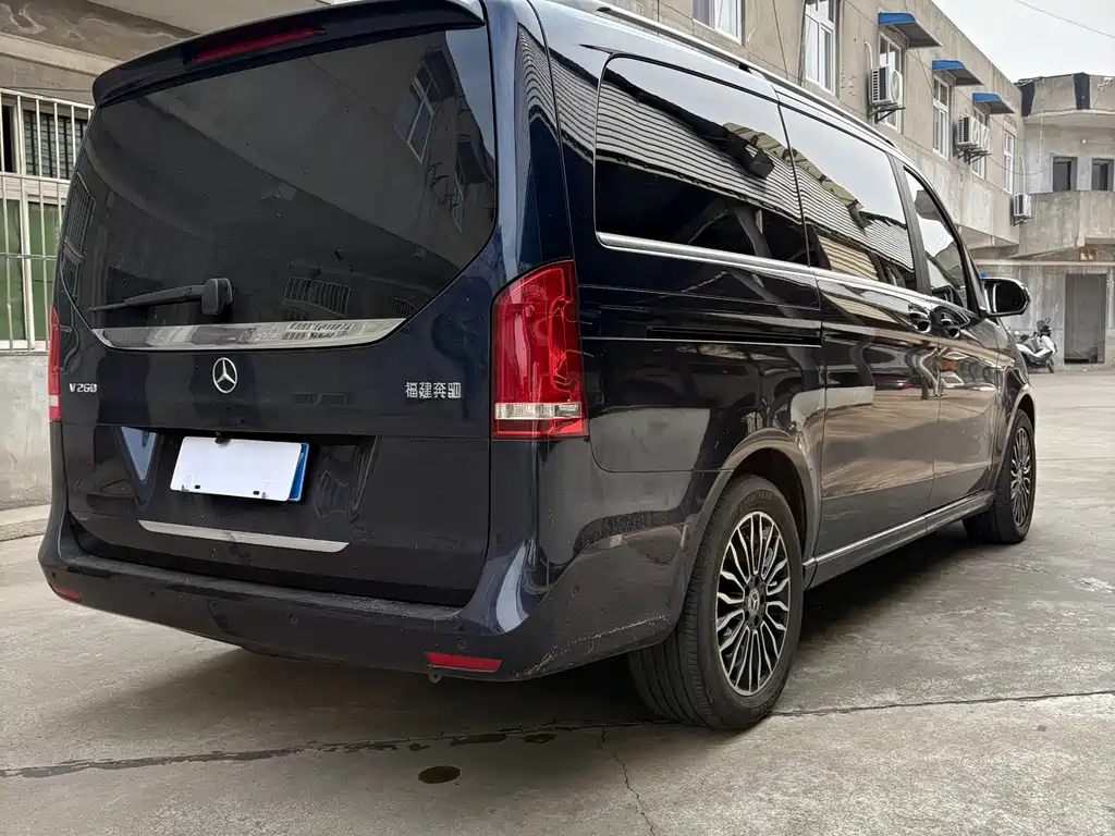 Mercedes-Benz V-Class — миниатюра 15