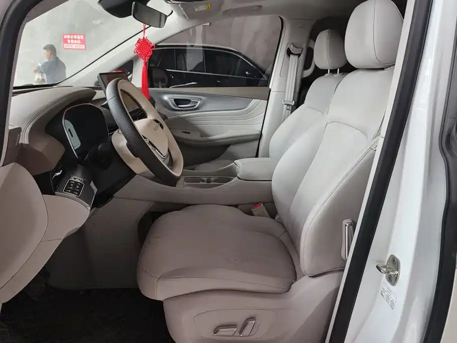 Roewe iMAX8 New Energy — миниатюра 9