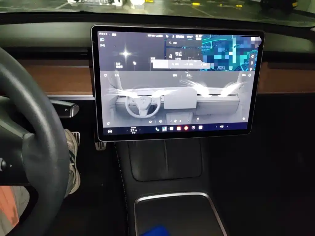 Tesla Model 3 — миниатюра 6
