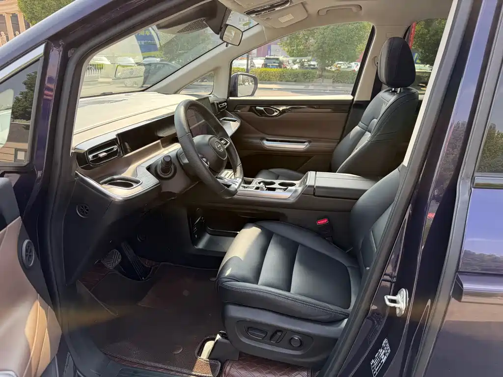 GAC Motor Trumpchi E8 PHEV — миниатюра 5