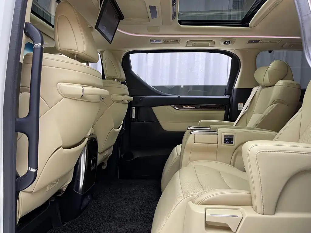 Toyota Alphard 2021 2.5L Luxury