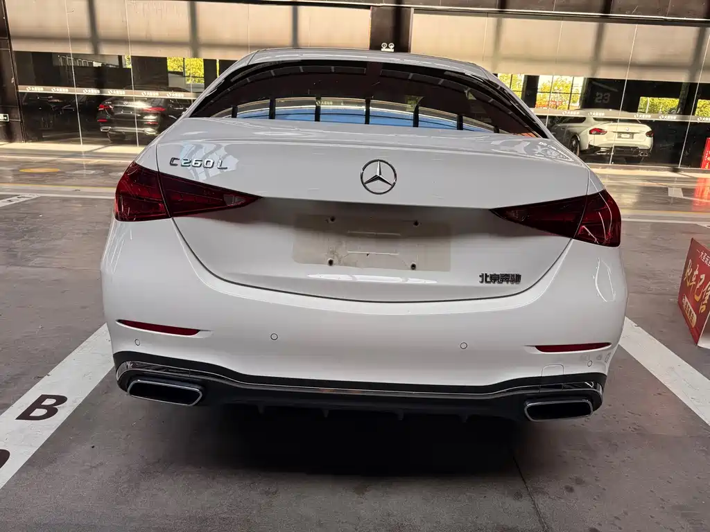 Mercedes-Benz C-Class — миниатюра 13