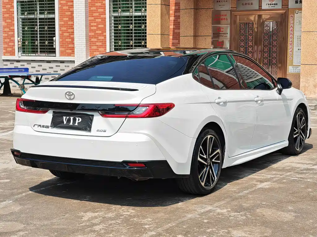 Toyota Camry — миниатюра 7