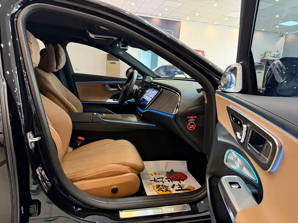 Mercedes-Benz E-Class — миниатюра 14
