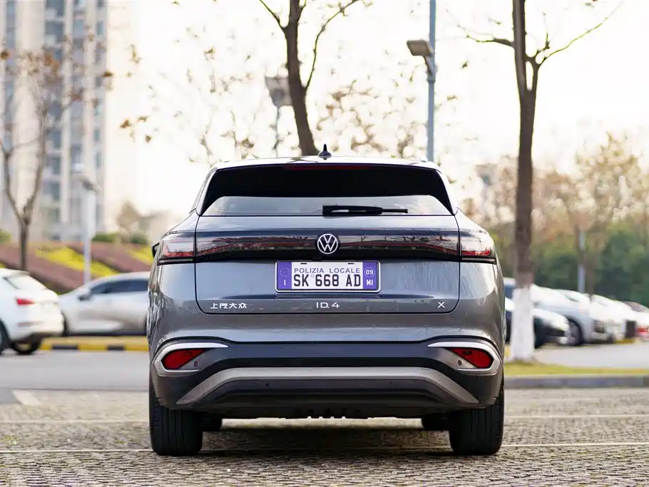 VOLKSWAGEN ID.4 X