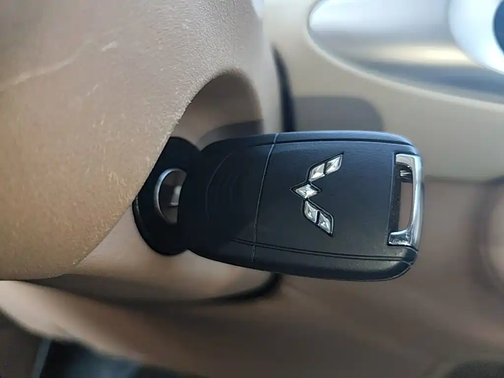 Wuling MINIEV — миниатюра 9