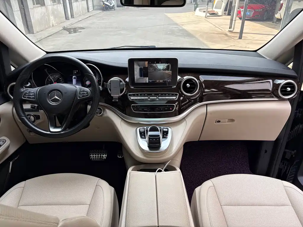 Mercedes-Benz V-Class — миниатюра 8