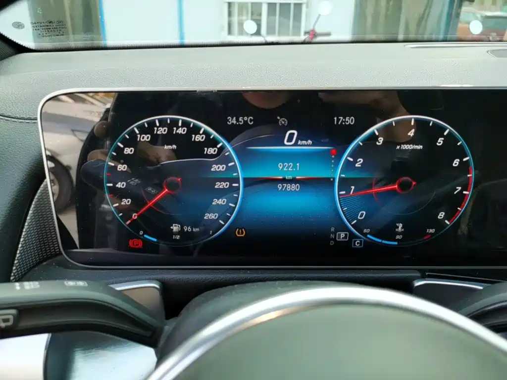 Mercedes-Benz GLB — миниатюра 12