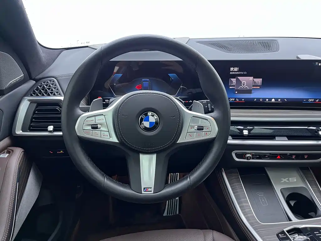 BMW X5 2025 xDrive 40Li M Sport