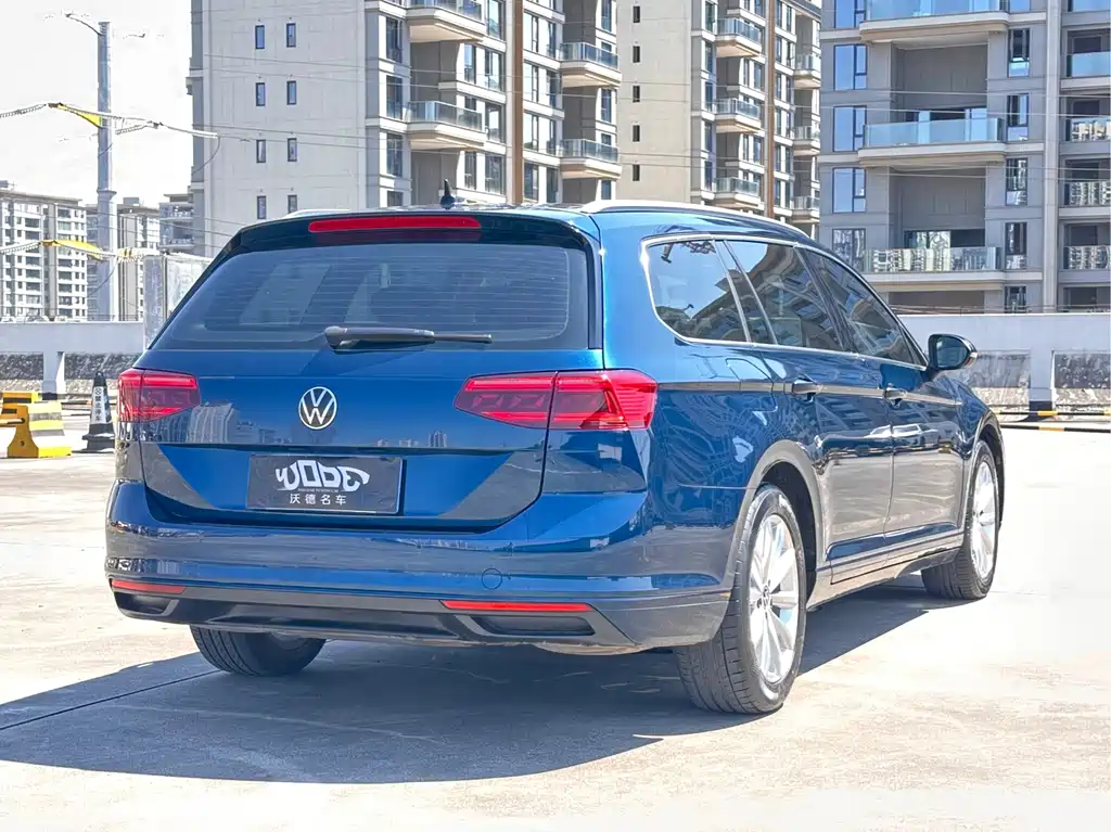 Volkswagen Passat Variant 2021 2.0T