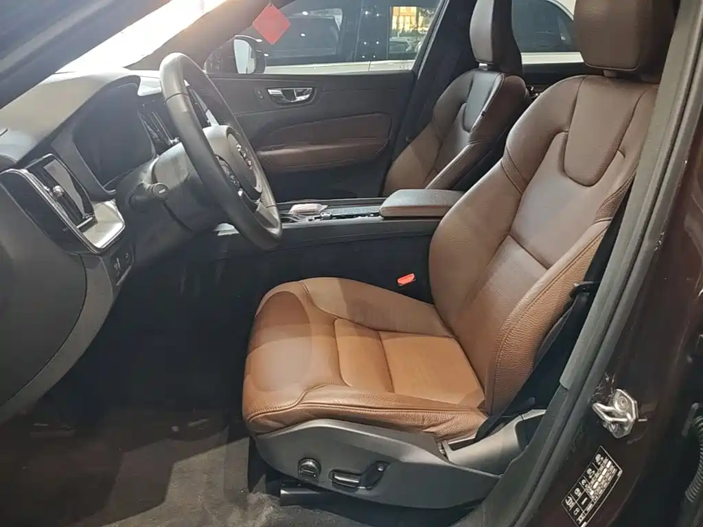 Volvo XC60 — миниатюра 15