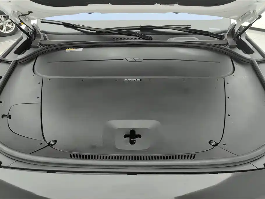 Li Auto ONE 2021 6 мест