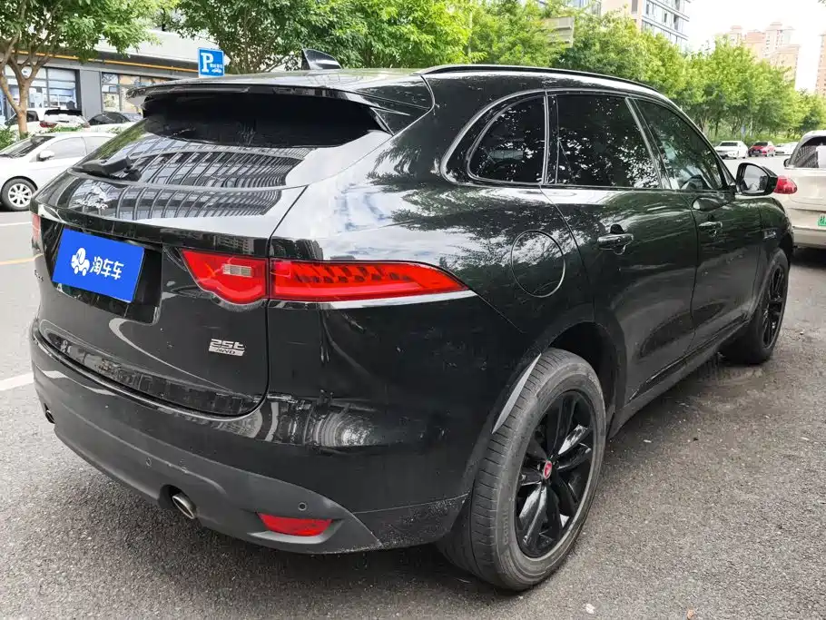 Jaguar F-PACE — миниатюра 3