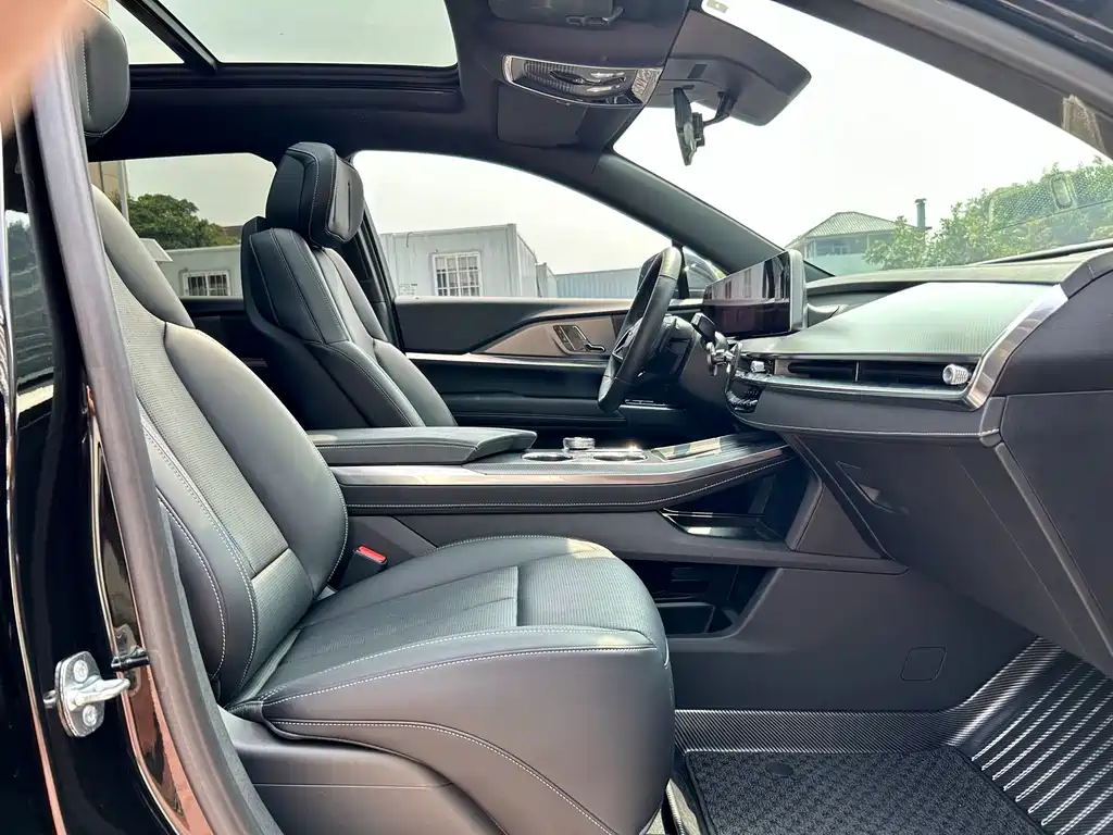 Cadillac XT5 — миниатюра 12