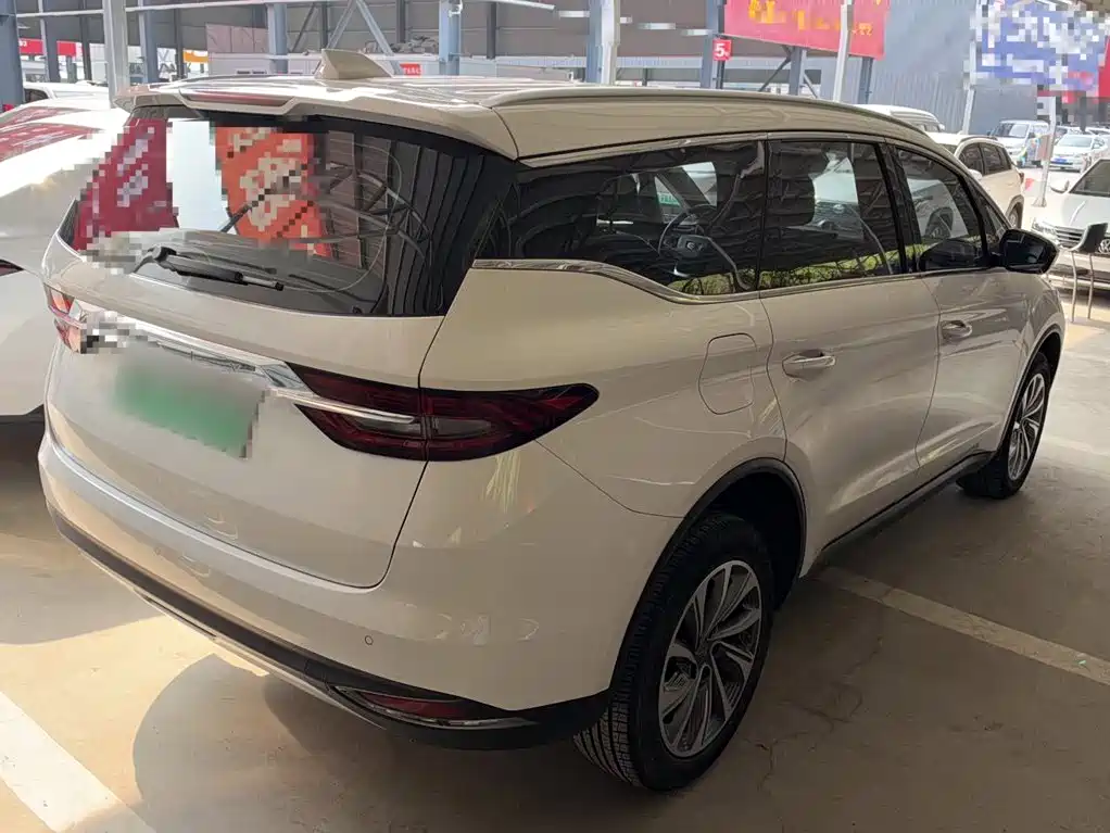 Geely Jia Ji New Energy — миниатюра 25