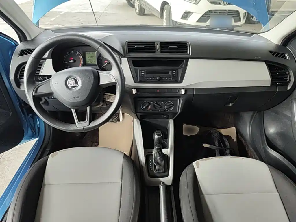 Skoda Fabia — миниатюра 10