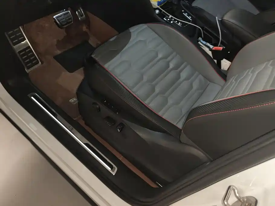 Volkswagen Tiguan L L 2023 330TSI AT R-Line Flagship