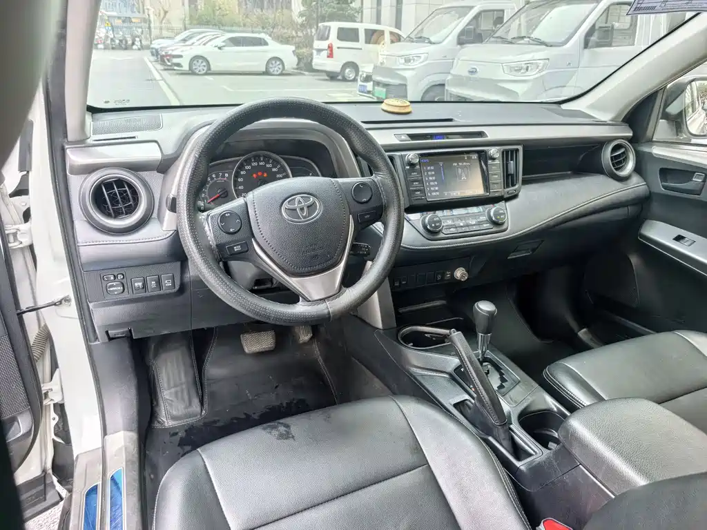 TOYOTA RAV4 RONGFANG