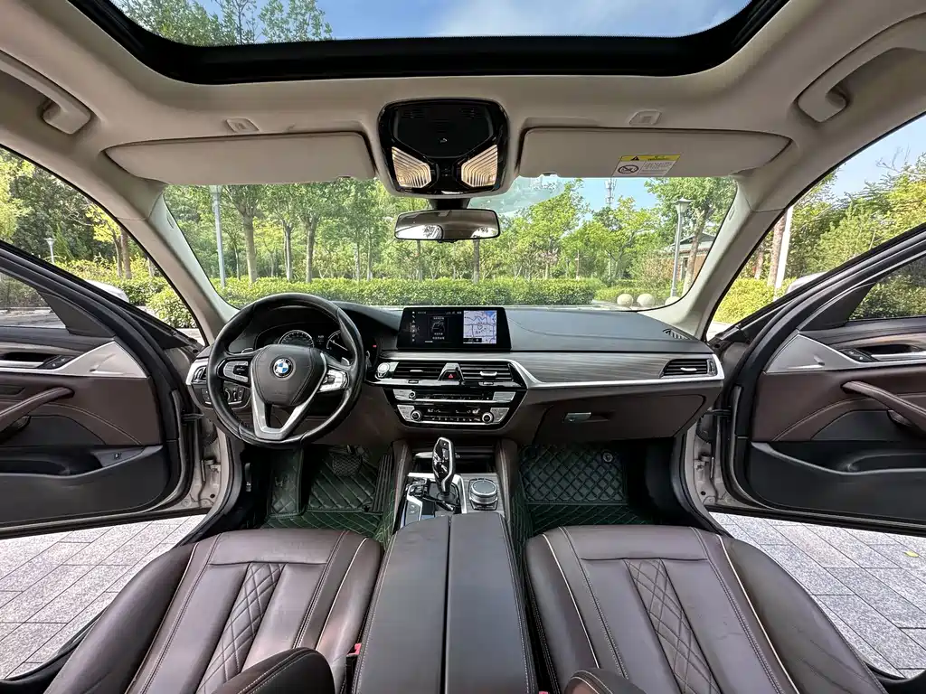 BMW 5 Series — миниатюра 6