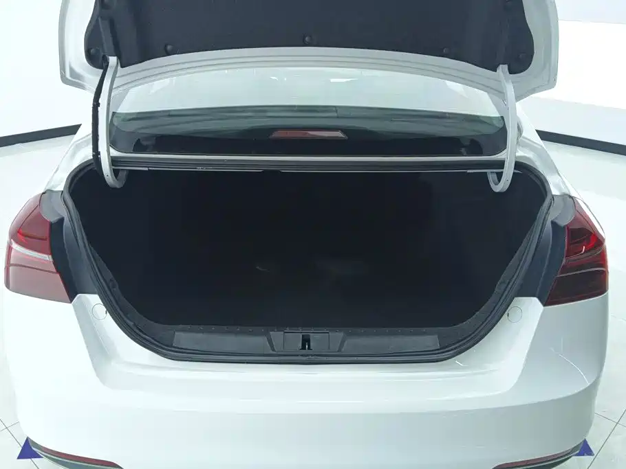 Geely Emgrand — миниатюра 4