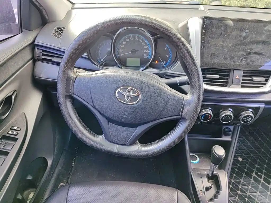 Toyota Yaris L — миниатюра 11