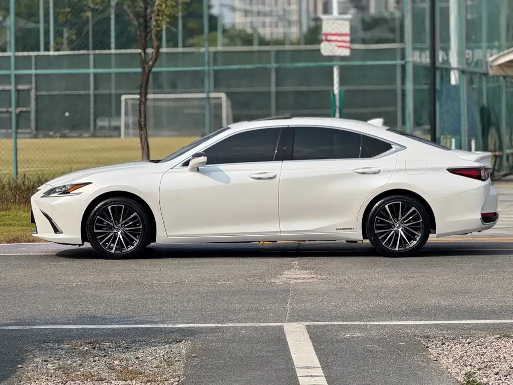 Lexus ES — миниатюра 3