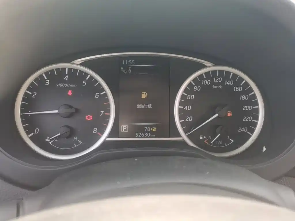 Nissan Tiida — миниатюра 12