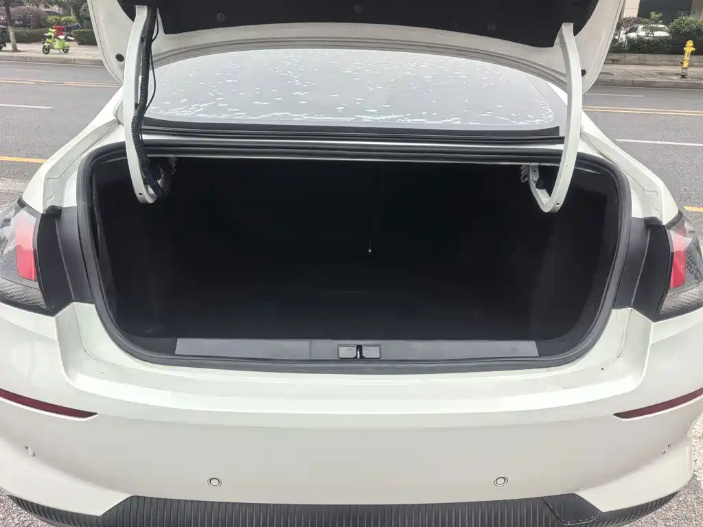 Peugeot 408 — миниатюра 15