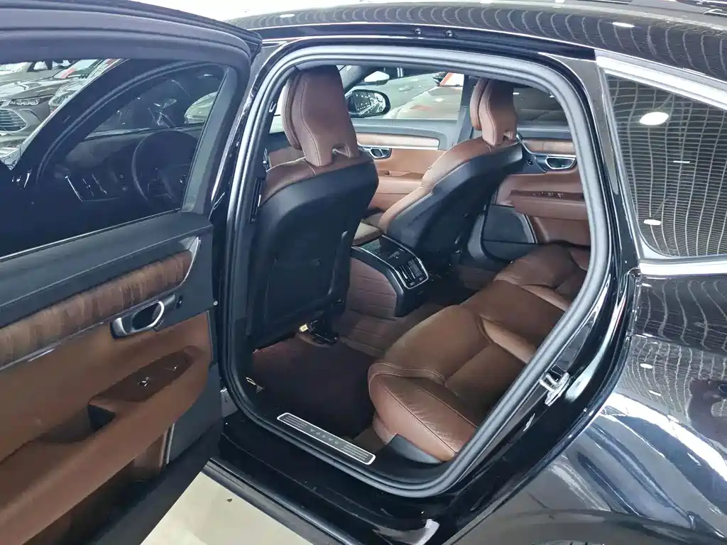 Volvo S90 — миниатюра 8