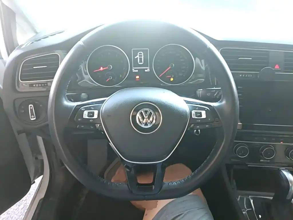 Volkswagen Golf — миниатюра 11