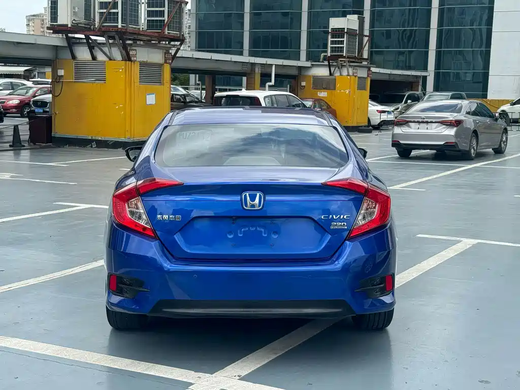 Honda Civic — миниатюра 8