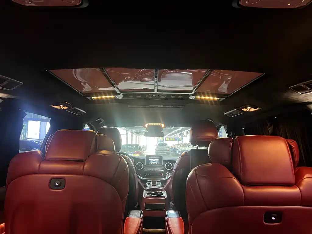 Mercedes-Benz V-Class — миниатюра 16