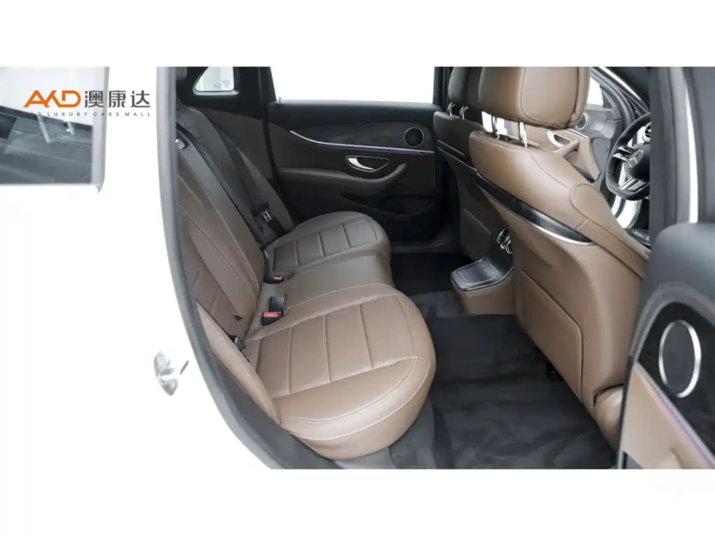 Mercedes-Benz E-Class — миниатюра 8