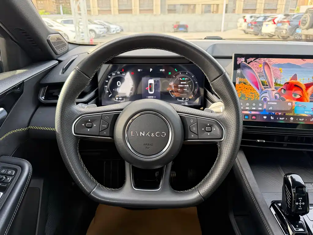 Lynk & Co 03 — миниатюра 11