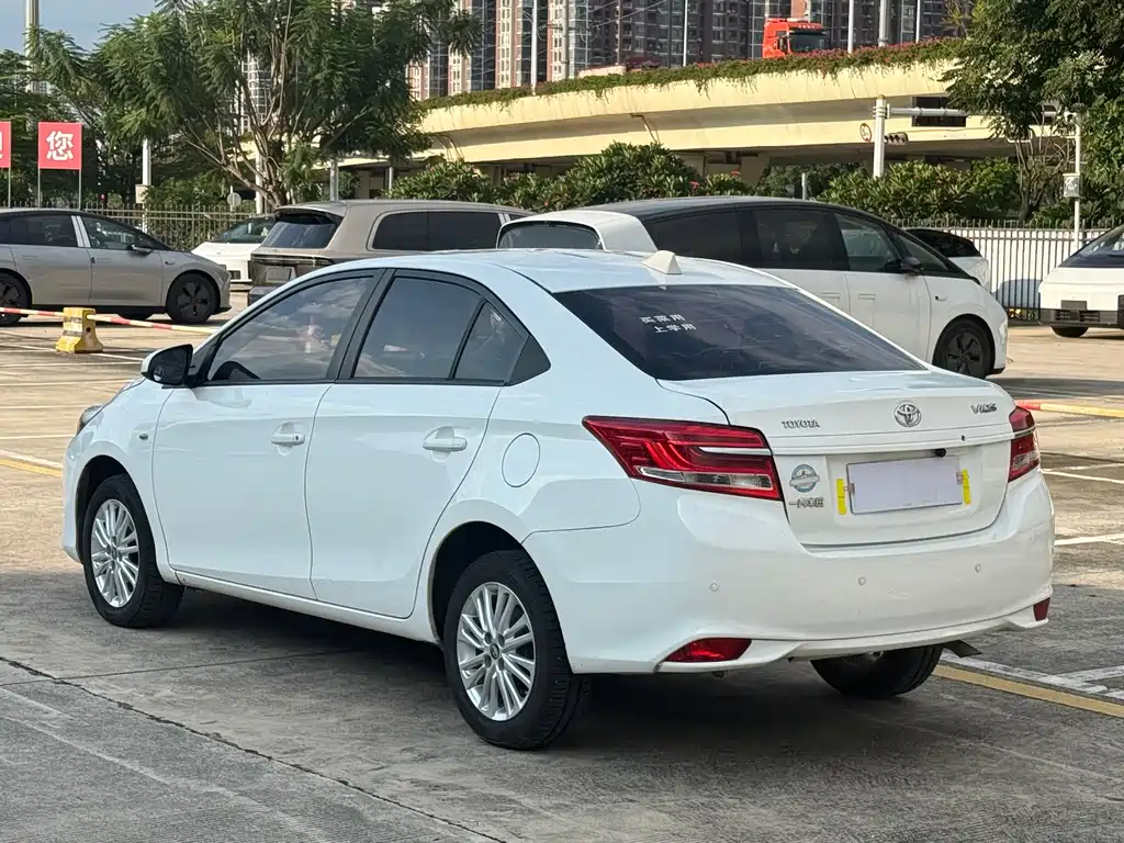 Toyota Vios — миниатюра 5