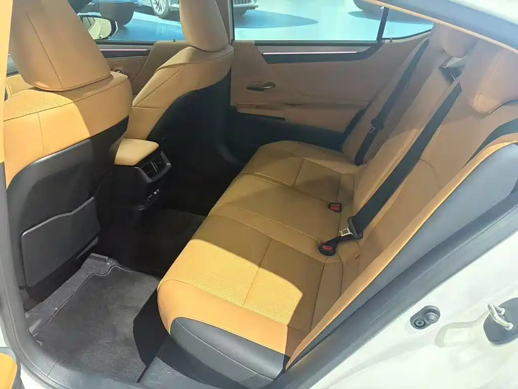 Lexus ES — миниатюра 7