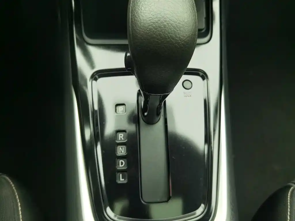 Nissan Tiida — фотографии объявления, Фото 13
