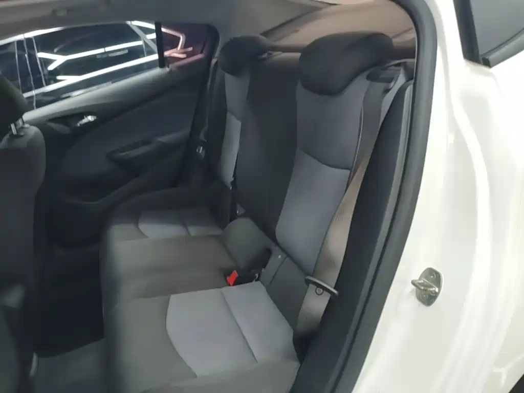 Chevrolet Cruze — миниатюра 17