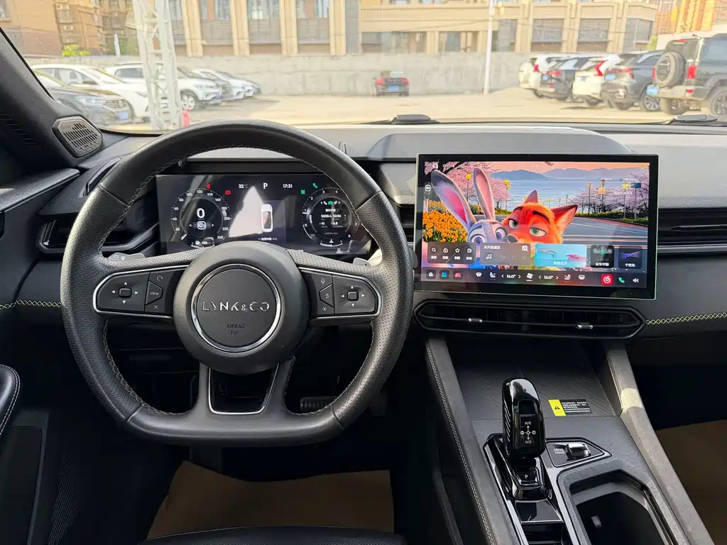 Lynk & Co 03 — миниатюра 10