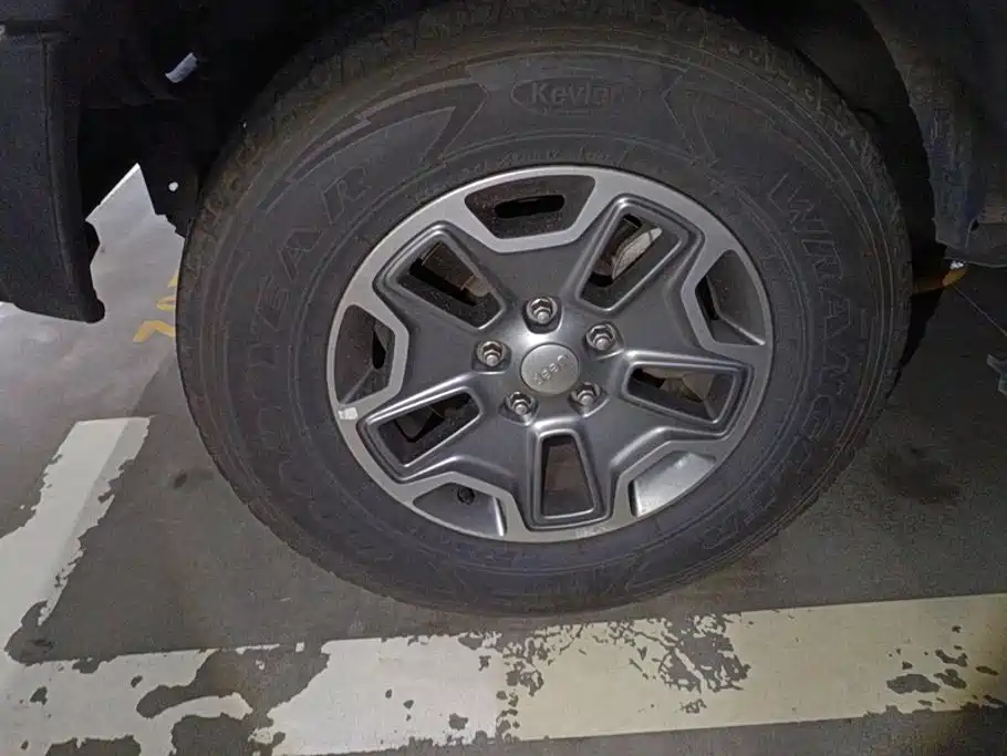 Jeep Wrangler — миниатюра 6