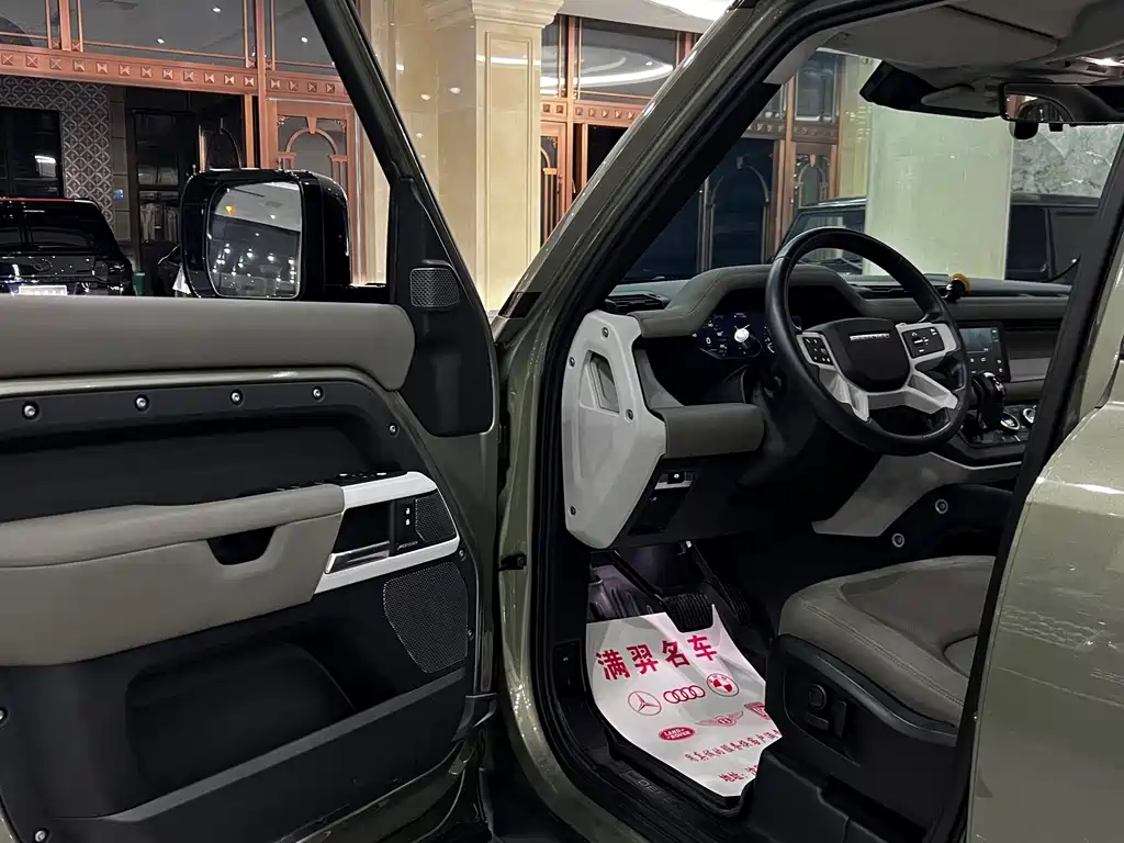 Land Rover Defender — миниатюра 9