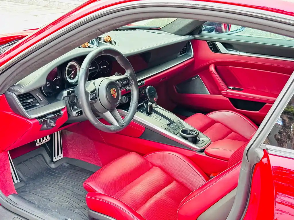 Porsche 911 2022 Turbo S 3.7T